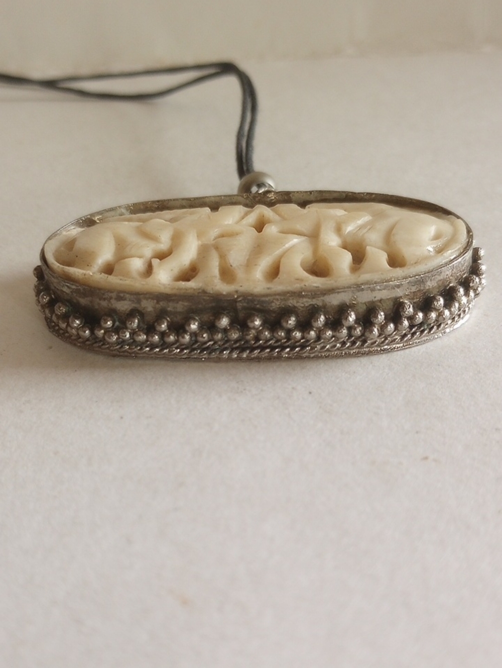 Navajo Hand Carved  Bovine Bone Lucky Elephants Pendant Black cord Necklace  26" - Picture 5 of 7
